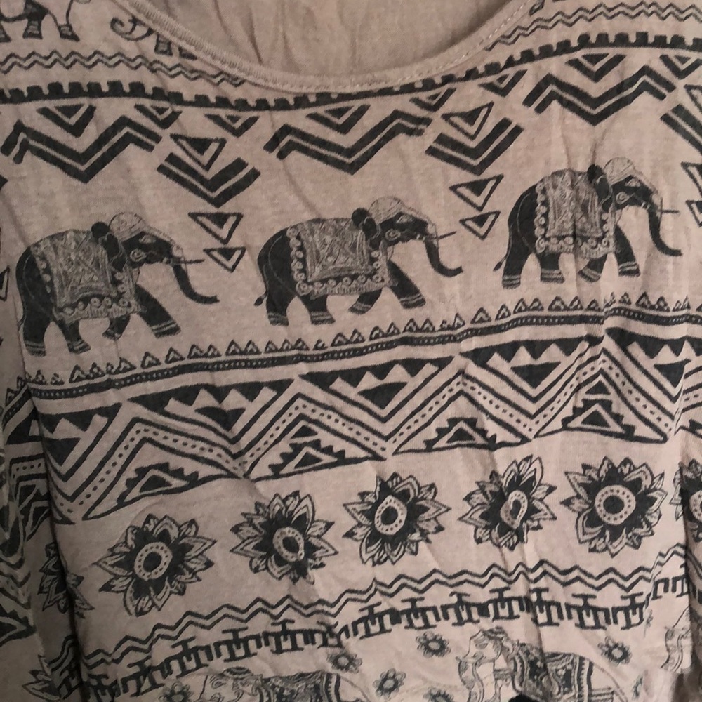 Patterned Flowy Tank - Picture 3 of 4